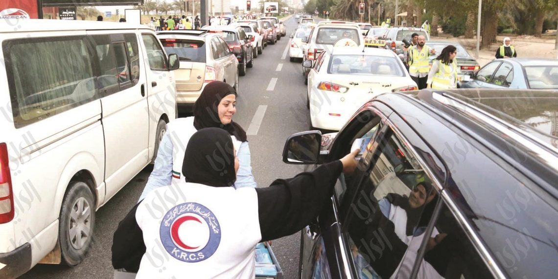 وجبات للسائقين من فريق «نهتم» لـ «رمضان بلا حوادث»