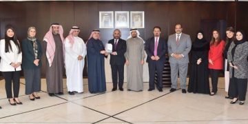 منح رئيس شركة الخليج لصناعة البتروكيماويات العضوية الشرفية للاتحاد الدولي للمسؤولية المجتمعية