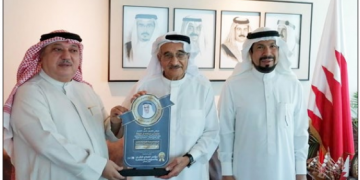تكريم معالي الفريق طبيب الشيخ محمد بن عبدالله بجائزة دولية للتميز في القطاع الطبي