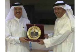 تكريم الدكتور محمد الكواري بوسام الإلتزام المجتمعي للمسؤولية المجتمعية لعام 2022م