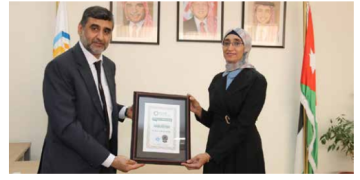 منح رئيس جامعة عمان العربية العضوية الفخرية للاتحاد الدولي للمسؤولية المجتمعية