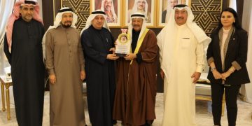 رئيس مجلس الشورى يتسلم جائزة (شخصية العام للمسؤولية المجتمعية) من الشبكة الإقليمية للمسؤولية الاجتماعية